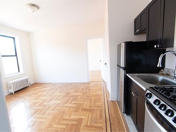 3rd image of 3285 33rd St APT B8