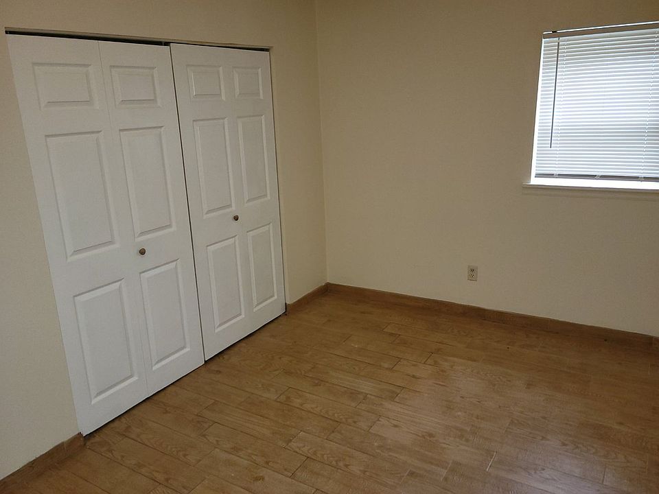 1st image of 6810 S Crandon Ave APT 2