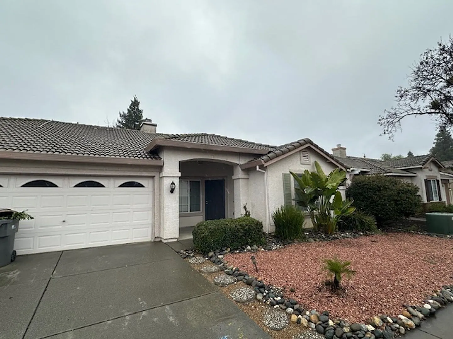 Home with Solar 3 Bedroom and 2 bath Sycamore Ranch — Photo 1