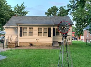 302 Broadway, Highland, IL 62249