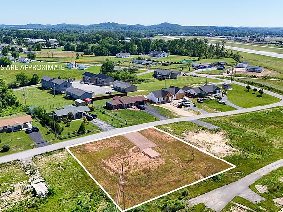 4th image of 81 Airview Dr