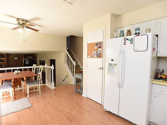 4th image of 1222 Anthony Ln
