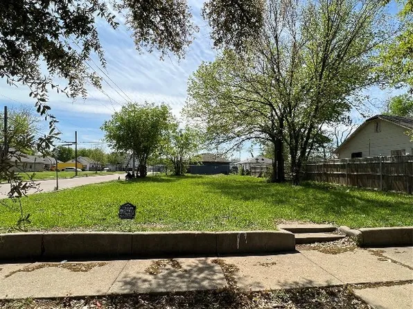 1036 Stella St, Fort Worth, TX 76104