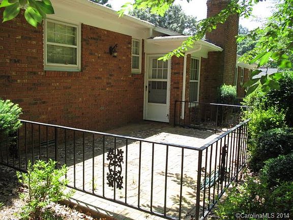 4th image of 2465 Bel Air Dr