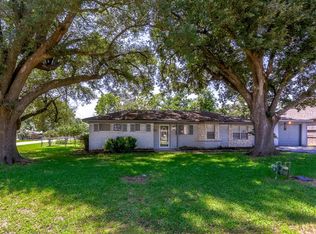 1009 Hicks St, Tomball, TX 77375
