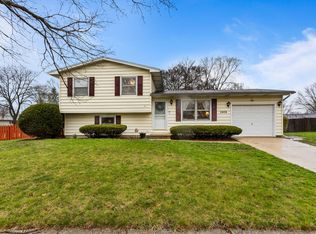 2406 Southwood Dr, Champaign, IL 61821