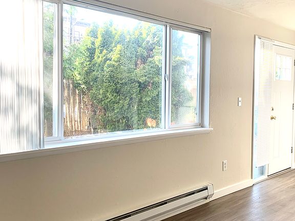 5th image of 12536 Greenwood Ave N #2