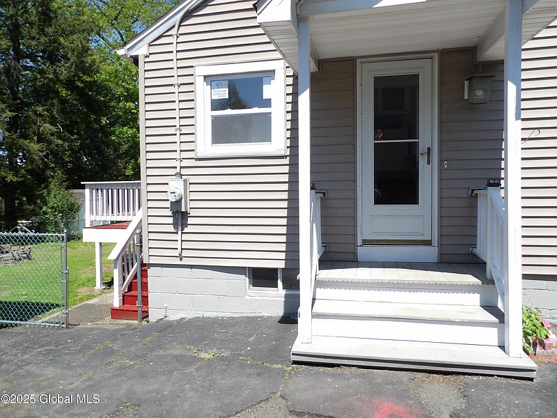 3rd image of 1005 9th Avenue