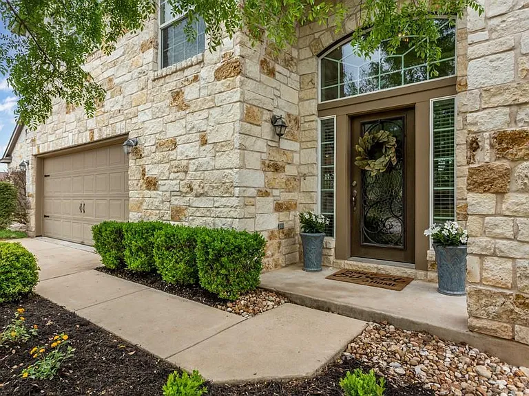 11217 Persimmon Gap Dr — Photo 9
