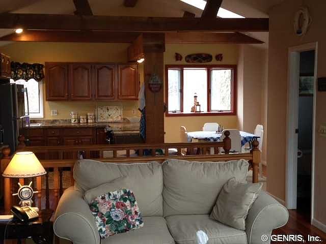 1st image of 9684 Beachwood Park Dr
