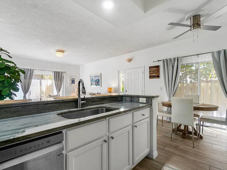 820 Bella Vista Ct S #20 — Photo 11