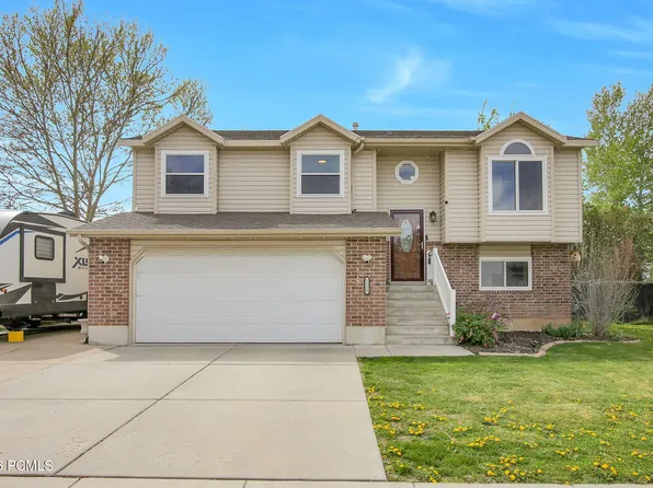 2113 W 2220 N, Clinton, UT 84015