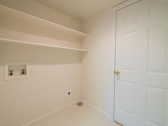 Washer and Dryer hookups