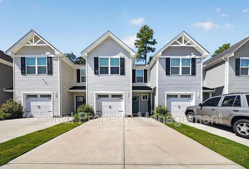 3 bed, 2.0 bath, 1490 sqft, $1,898 — Photo 1