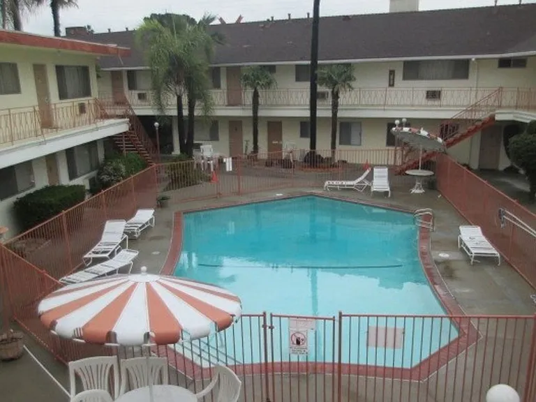 6415 Rosemead Blvd — Photo 24
