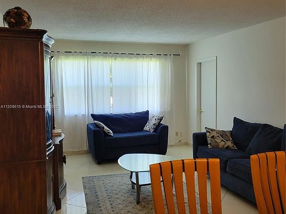 4th image of 2200 Park Ln APT 216