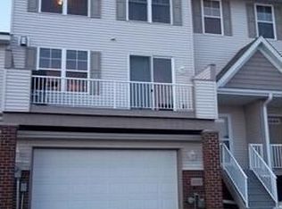 20733 Hampshire Cir, Lakeville, MN 55044