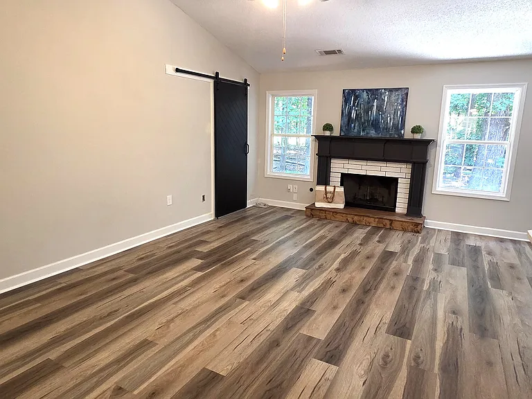 171 Laurel Oaks Ln — Photo 7