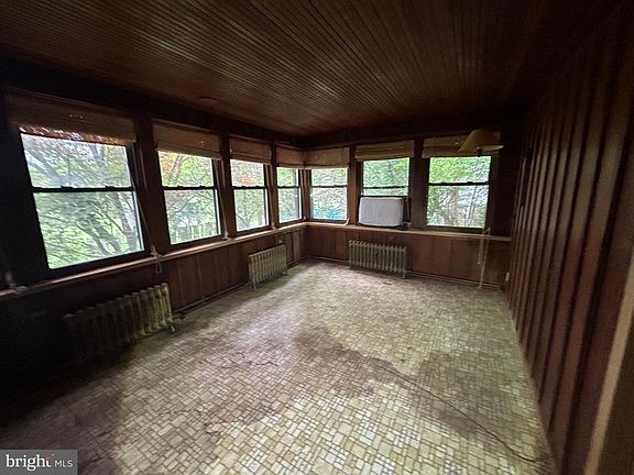 5th image of 17233 Mountain View Rd