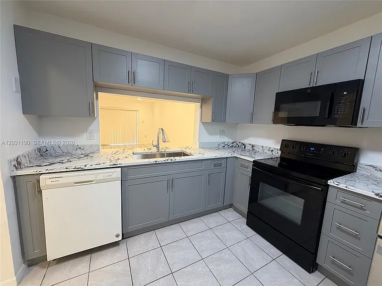 10609 NW 8th St — Photo 10