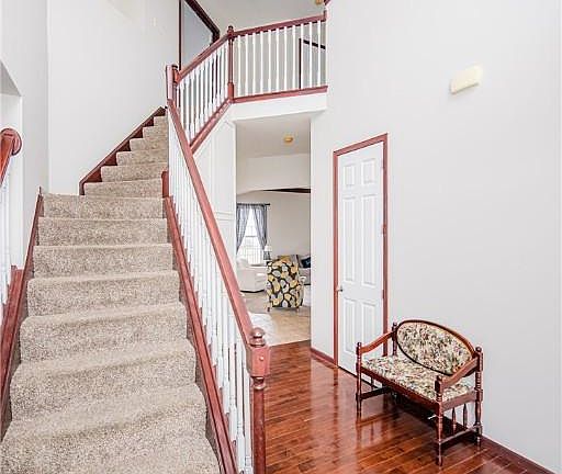 2nd image of 1496 Barrymore Ln