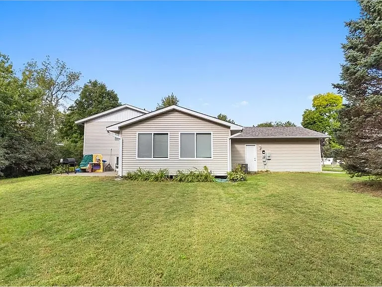 16546 Foliage Ave — Photo 23