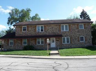 7513 Country Ln APT 1W, Darien, IL