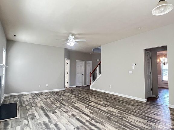 4th image of 201 October Glory Ln