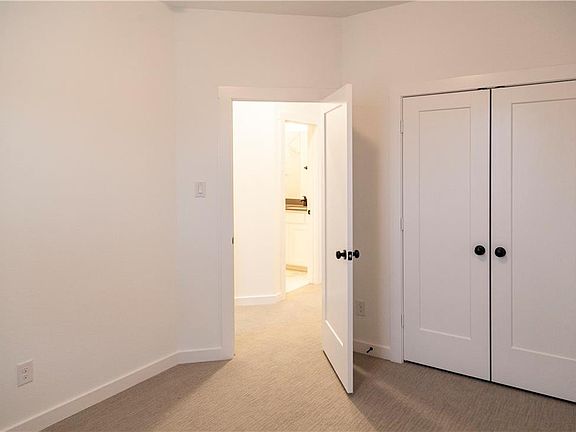 5th image of 1419 Lamb Dr