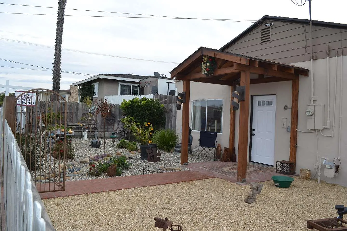 1190 Palm Ave photo 1