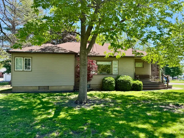 1006 N Sangamon Ave, Gibson City, IL 60936