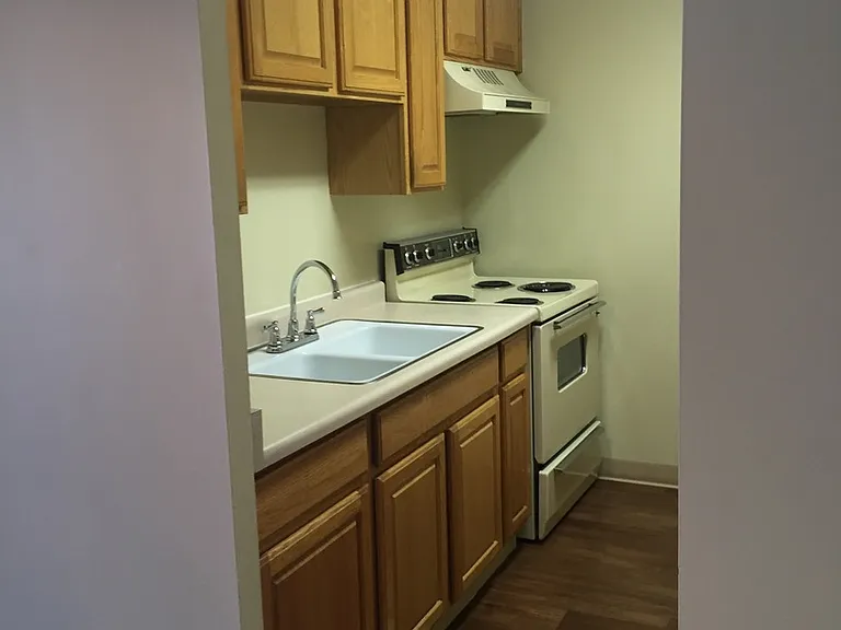 Irving Heights Apartments — Photo 46