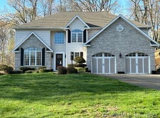 31 Simon Dr, Wolcott, CT 06716