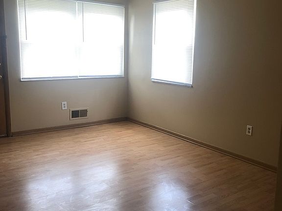 5th image of 5824 Arborwood Dr APT A