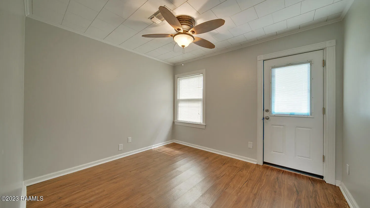 3 bed, 1232 sqft, $1,585 — Photo 2