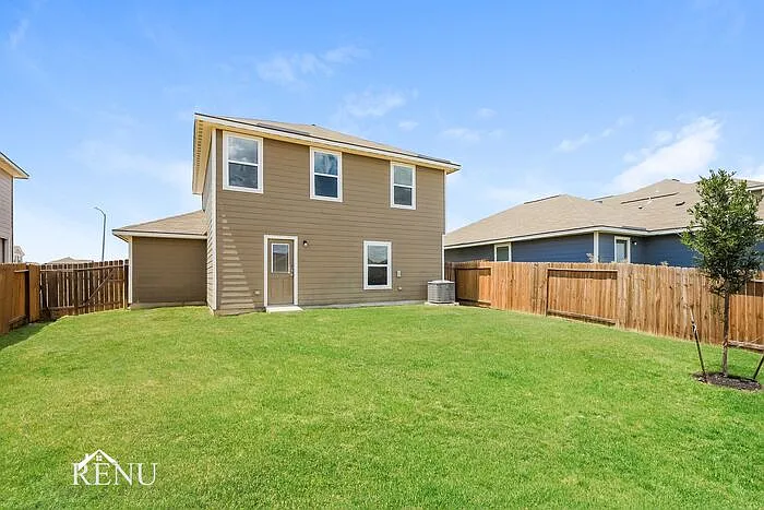 2902 Citron Gdn — Photo 16