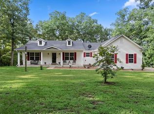 514 Wilderness Ct, Hawk Point, MO 63349