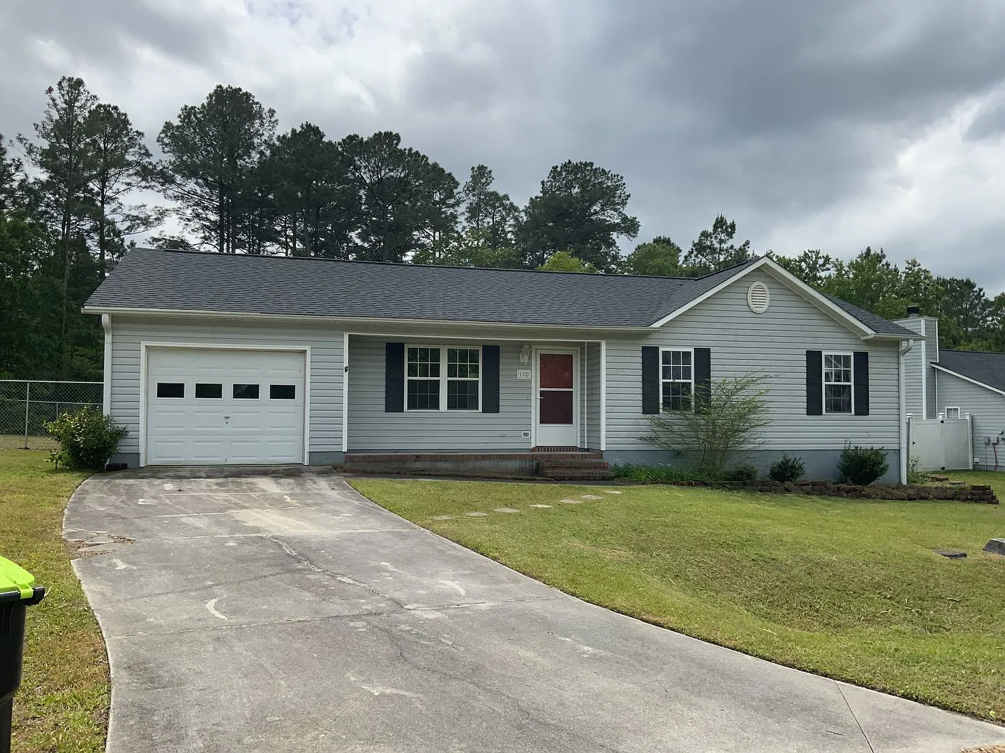 3 Bedroom 2 Bath Home Located Between MCAS New River and MCB Camp LeJeune — Photo 1