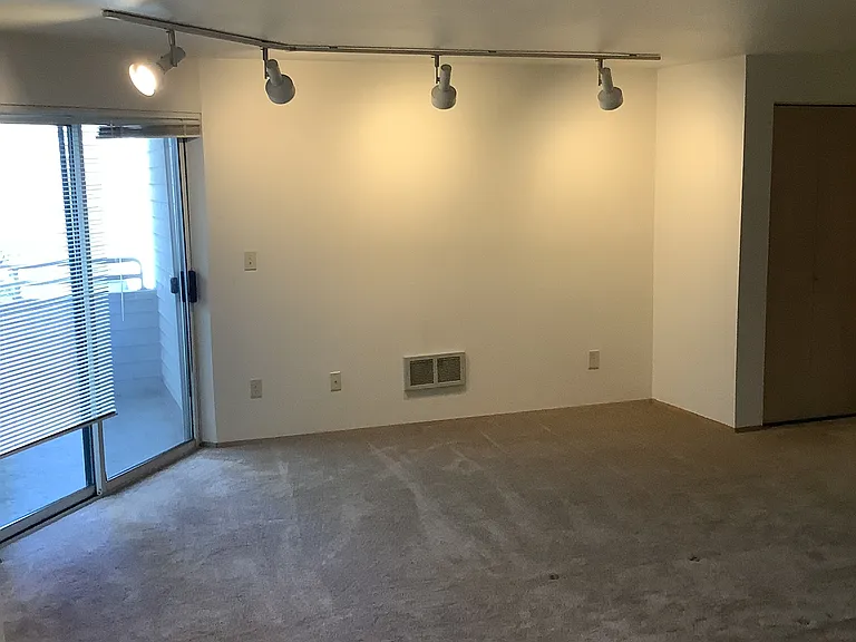 2356 Yale Ave E #6 — Photo 7