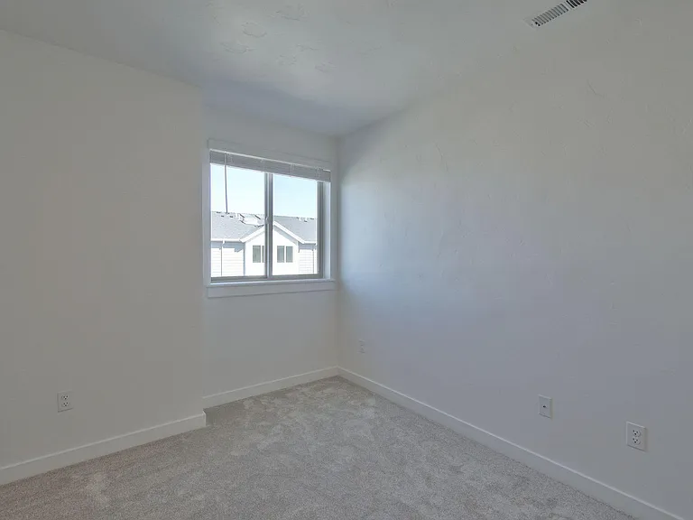 5617 SE Logan Ln — Photo 41