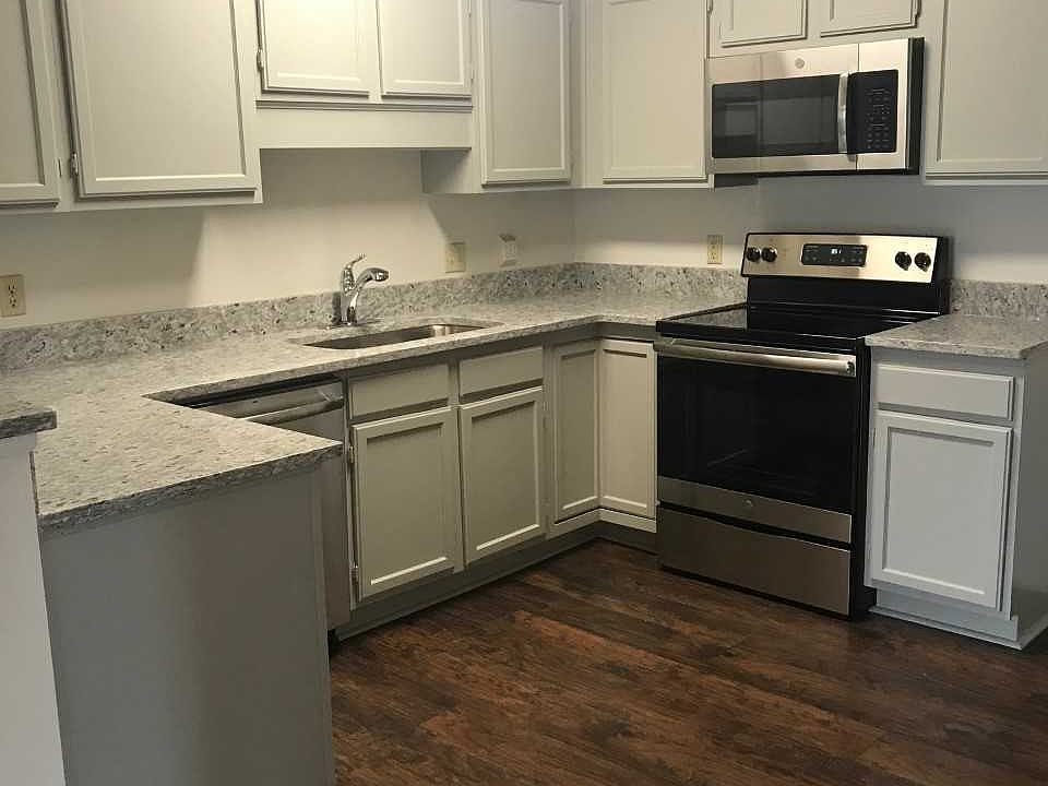 1st image of 1028 Mockingbird Ln