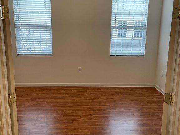 3rd image of 1431 Carylake Cir