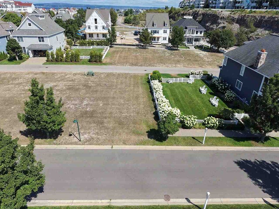 1st image of 765 W Beach St