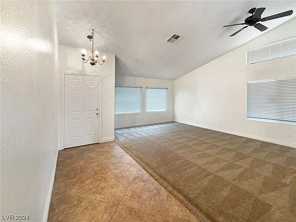 3rd image of 9512 Glengarry Dr