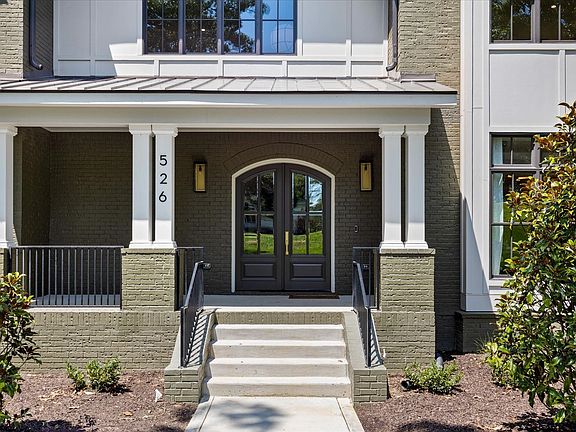 5th image of 526 W Hillwood Dr