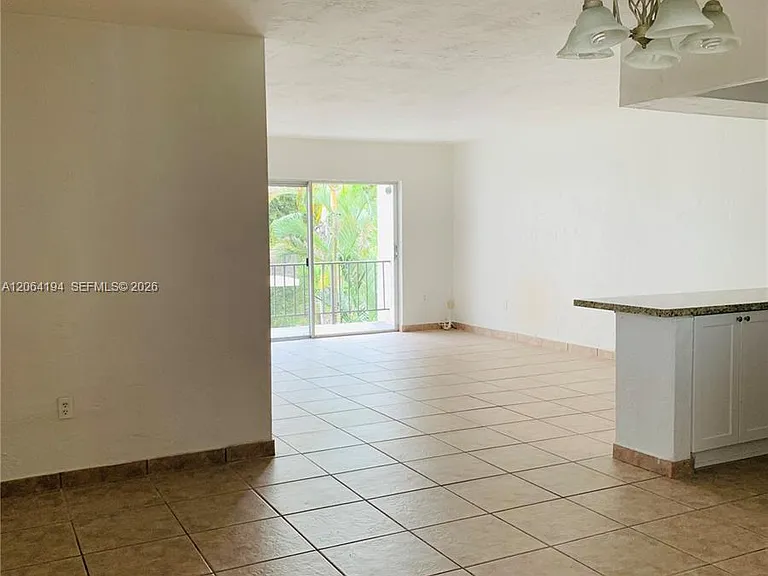 6900 N Kendall Dr #A304 — Photo 2