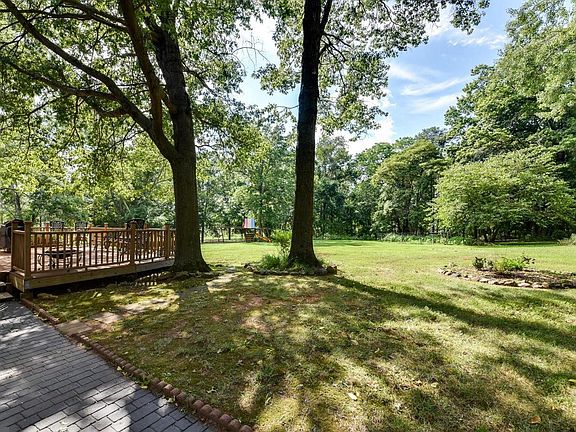 3rd image of 7540 Falkland Dr