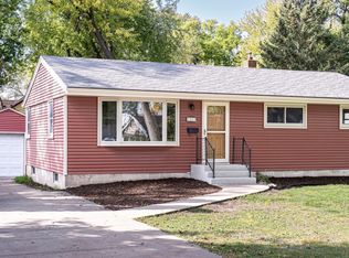 1821 Malvern St, Lauderdale, MN 55113