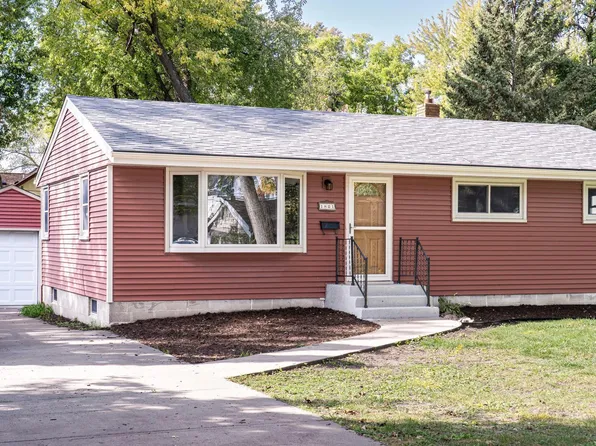 1821 Malvern St, Lauderdale, MN 55113