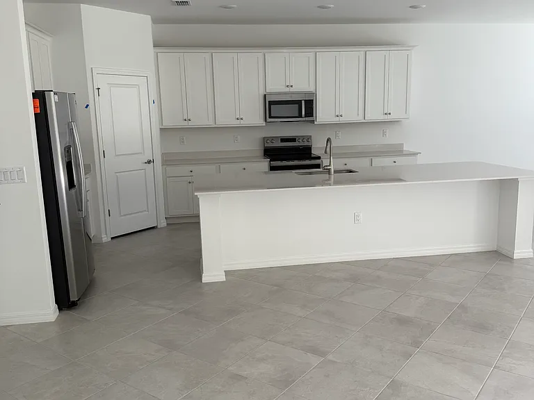 4521 NW 35th Ave — Photo 7